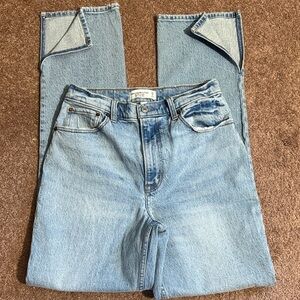 EUC Abercrombie & Fitch Light Denim Jeans The 90’s Straight Ultra High Rise